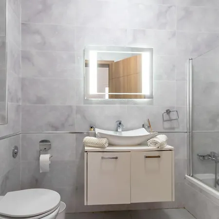 Apartment Amazing With Side Sea View *