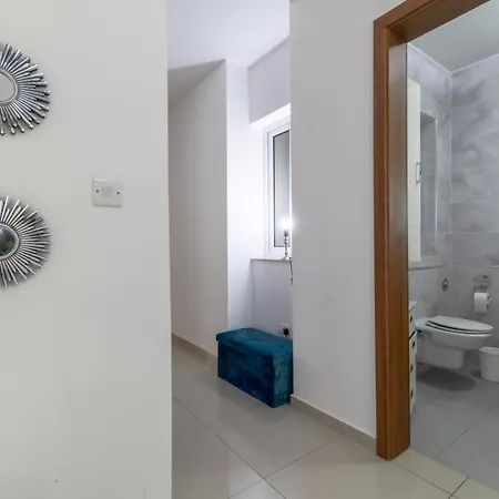 Amazing With Side Sea View Apartament St. Paul's Bay