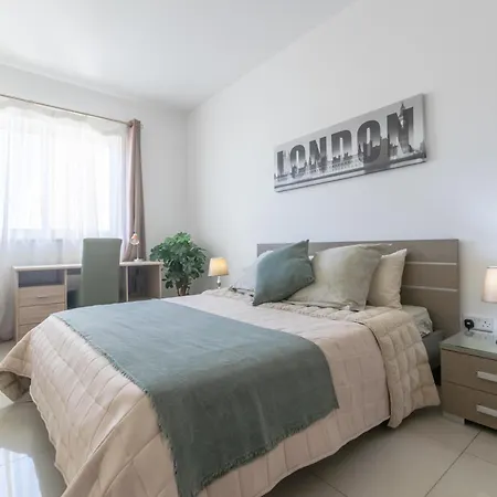 Amazing With Side Sea View Apartament St. Paul's Bay