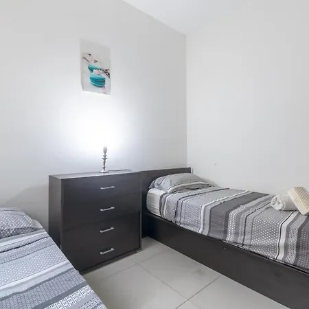 Amazing With Side Sea View Apartament St. Paul's Bay