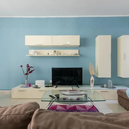 Amazing With Side Sea View Apartment St. Paul's Bay