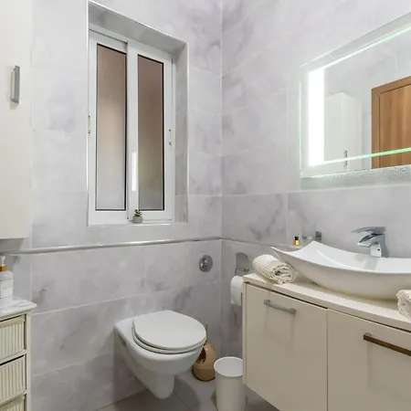 Amazing With Side Sea View Apartment *