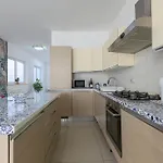 Apartment Amazing With Side Sea View